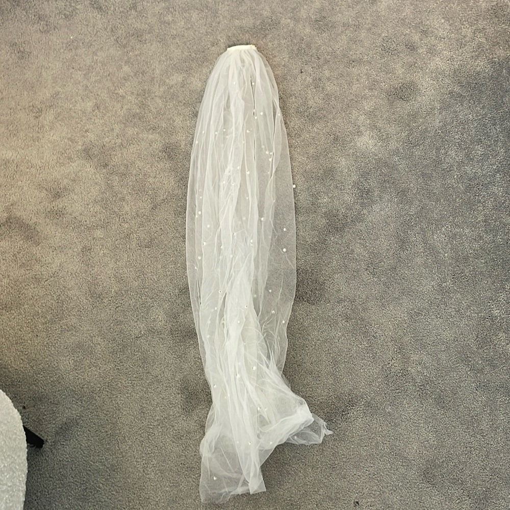 Pearl wedding veil